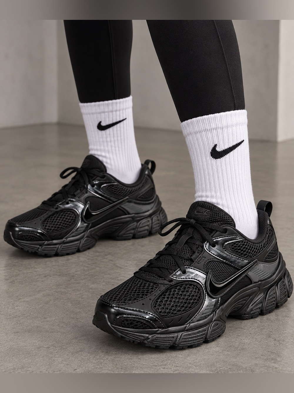 Nike V5 RNR Black Sneakers Women’s 9 Y2K Tech Runner Gorpcore NWOB